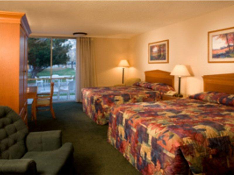 Hotel Ramada By Wyndham Albuquerque East Exterior foto